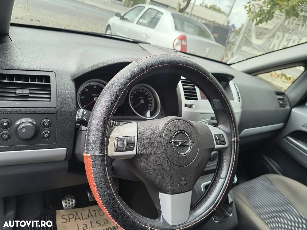 Opel Zafira 1.9 CDTI - 10
