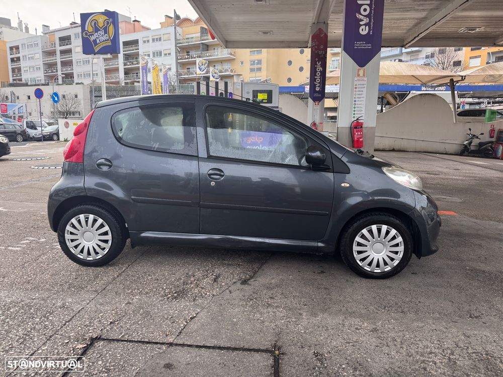 Peugeot 107 1.0 Trendy 2 Tronic - 4