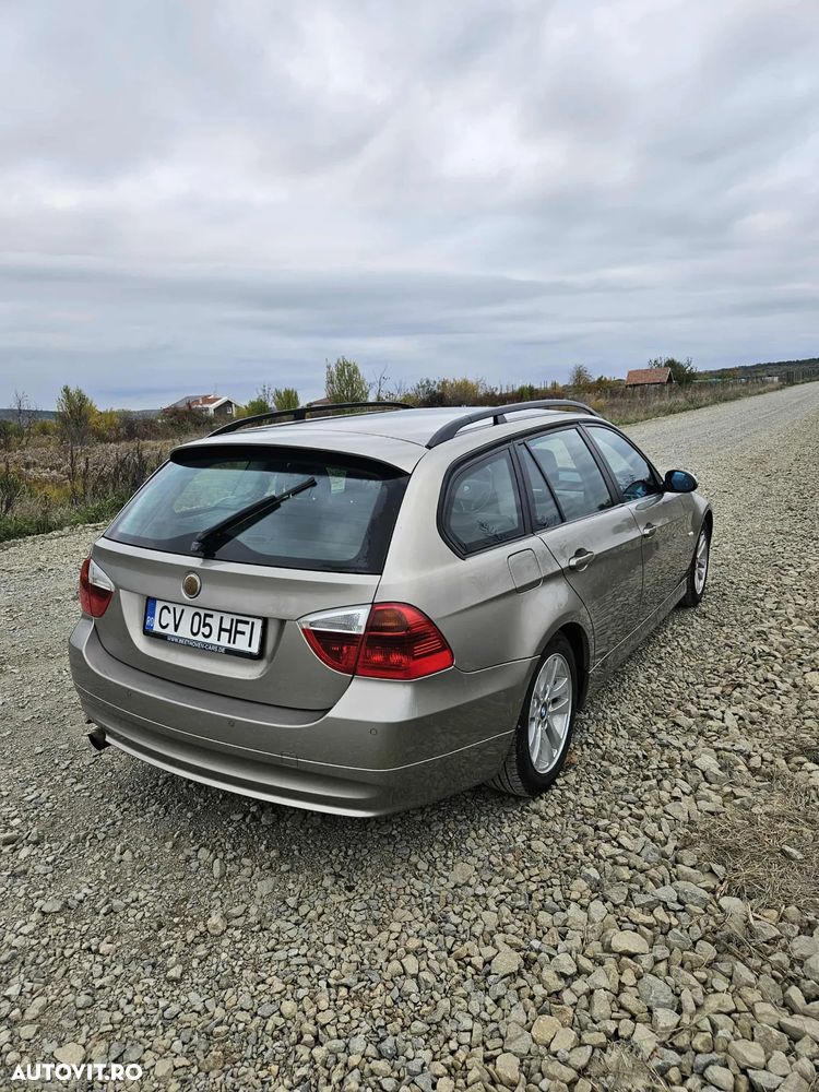 BMW Seria 3 318d DPF Touring - 5