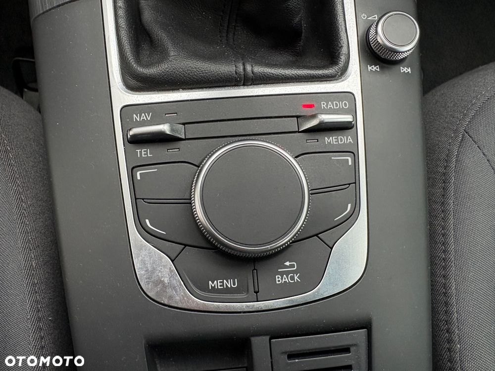 Audi A3 Sportback 1.6 TDI (clean diesel) S line Sportpaket - 19
