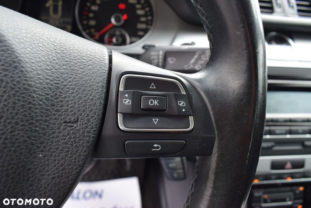 Volkswagen Passat - 28