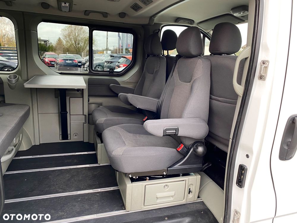 Opel Vivaro - 10