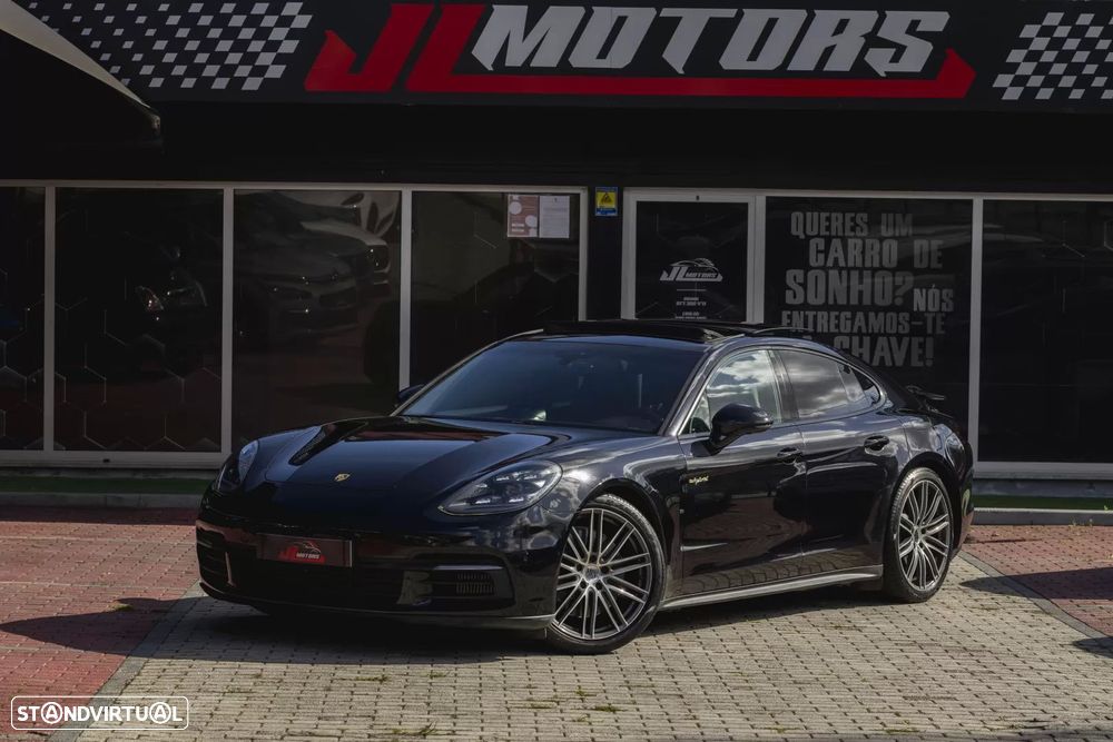 Porsche Panamera 4 E-Hybrid - 4