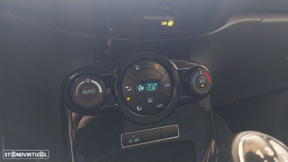 Ford Fiesta 1.0 T EcoBoost Titanium - 10