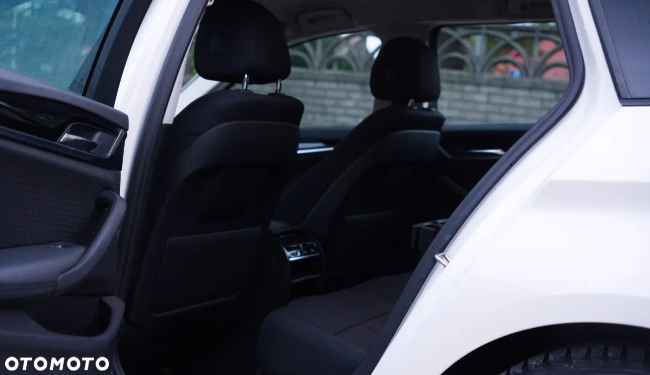 BMW Seria 5 520i - 18