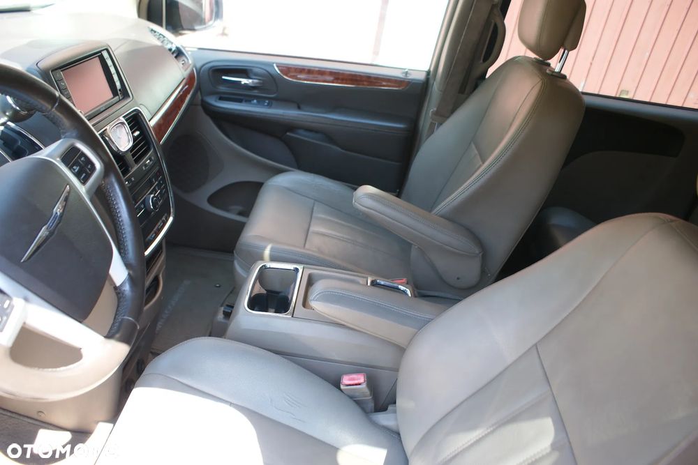 Chrysler Town & Country 3.6 Touring - 11