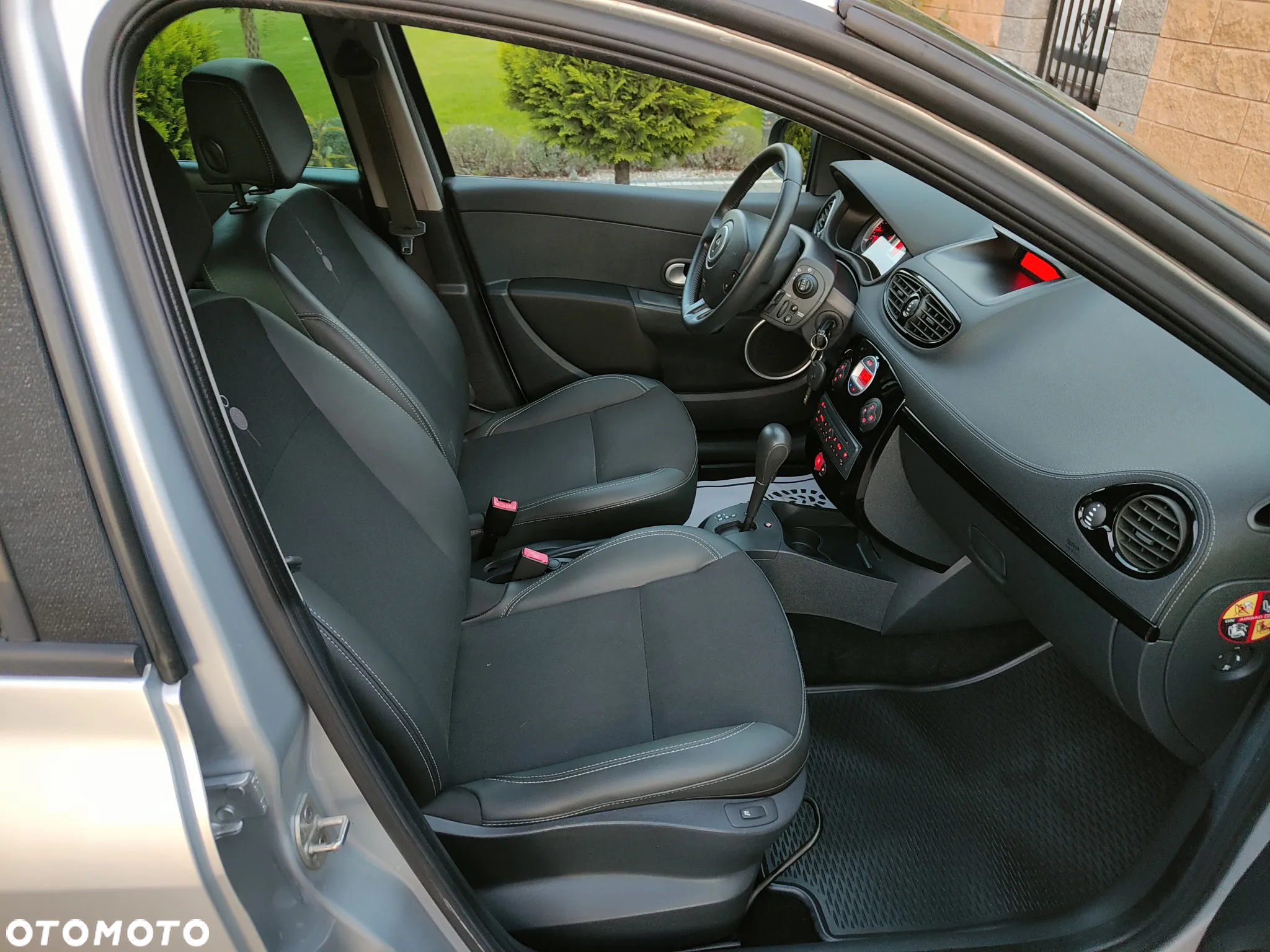 Renault Clio 1.6 16V Night&Day - 9