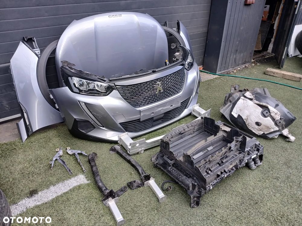 Maska błotniki reflektory przód Peugeot 2008 II kolor KCA demontaż - 2