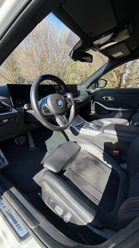 BMW Seria 3 320i xDrive M Sport - 9