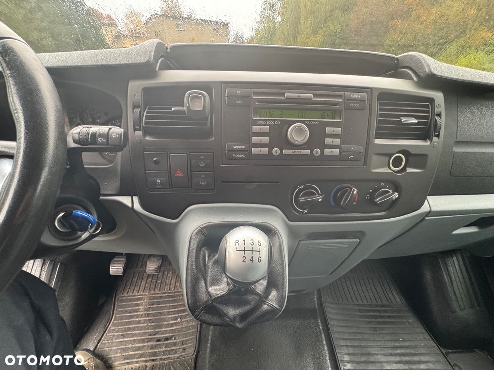 Ford Transit FT 300S Limited - 32
