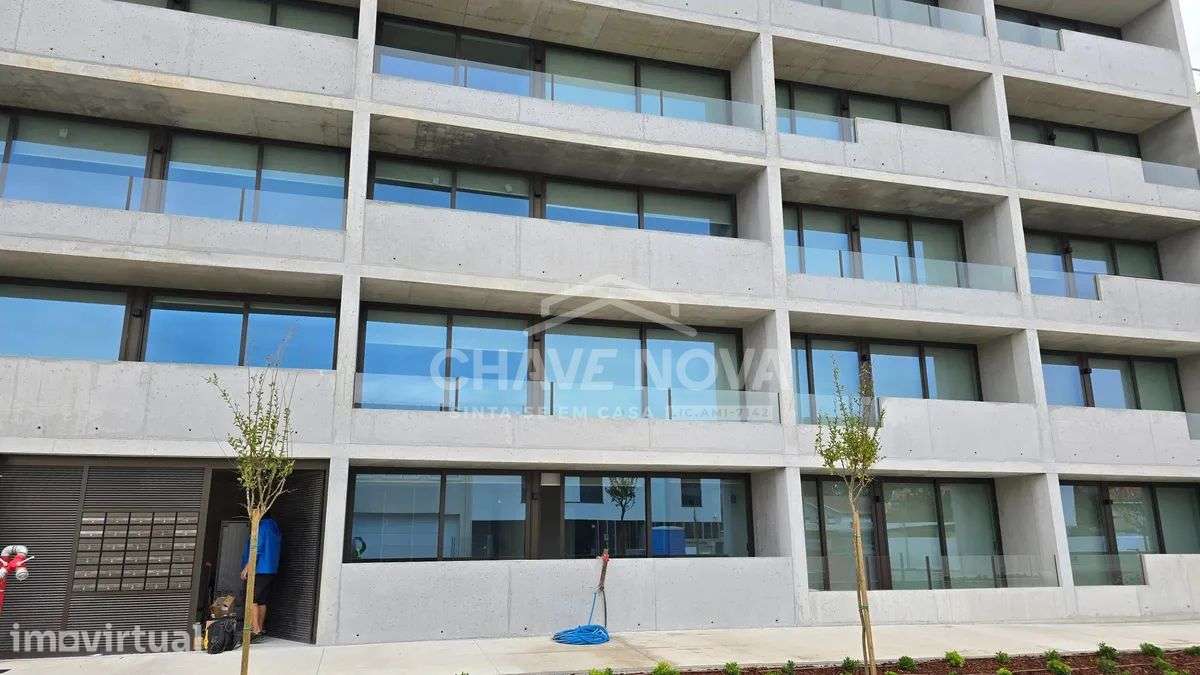 Apartamento T1 c/Varanda em Monte dos Burgos - Grande imagem: 3/24