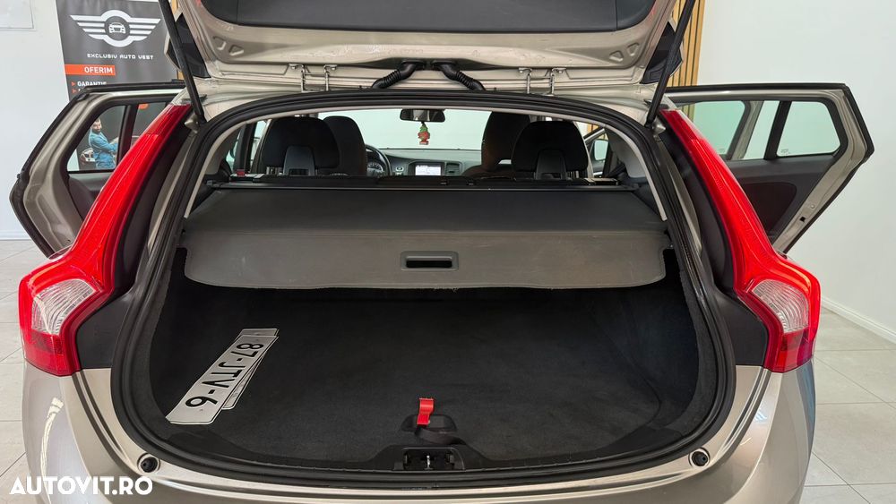 Volvo V60 T3 Kinetic - 17