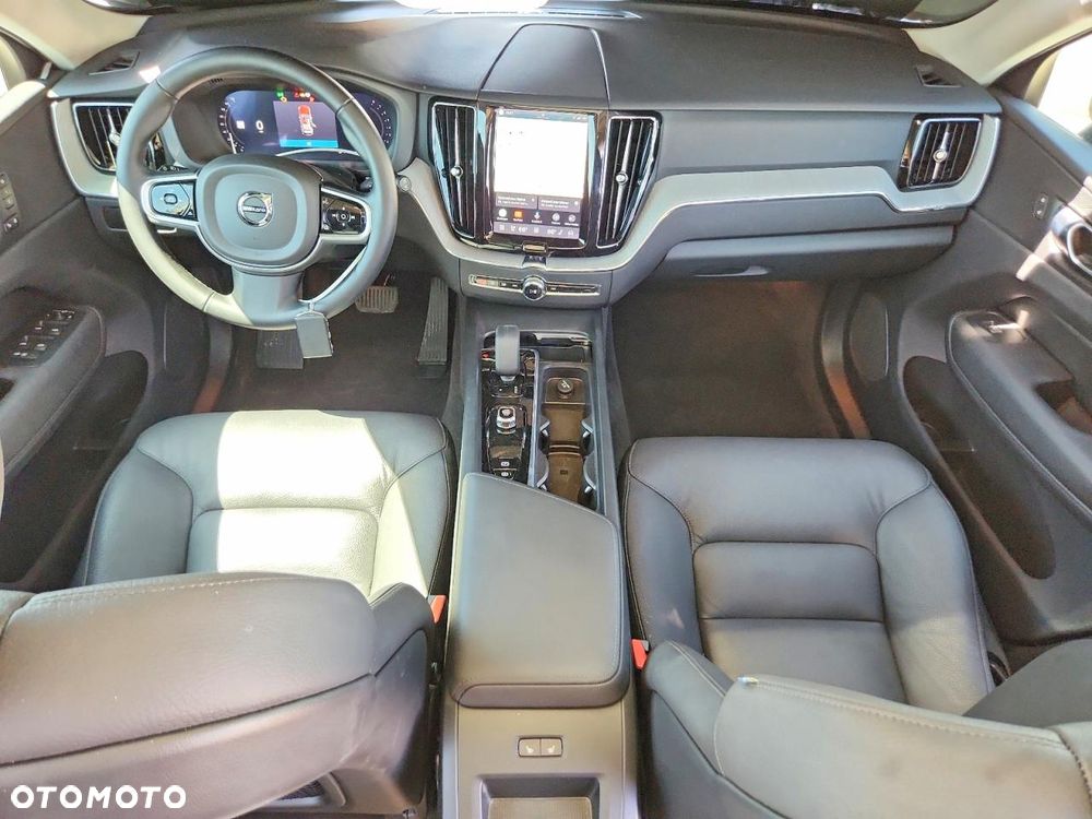 Volvo XC 60 B5 B AWD Plus Bright - 8