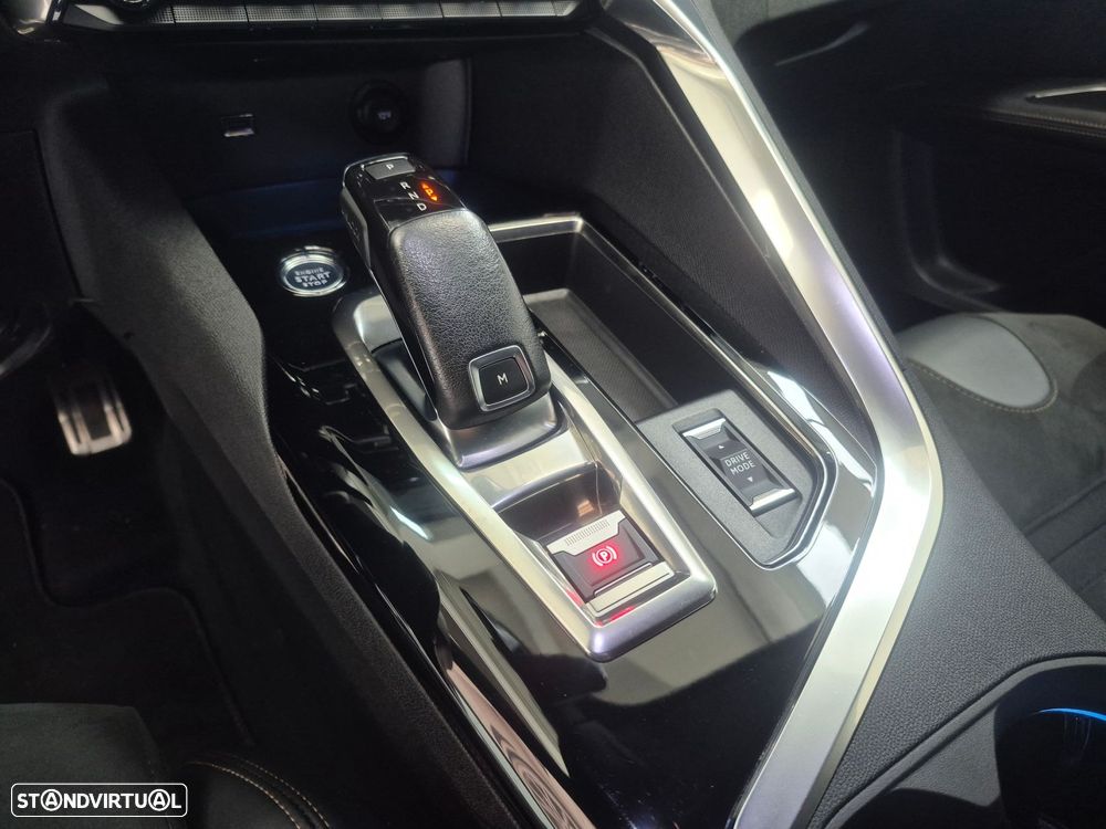 Peugeot 3008 1.5 BlueHDi GT Line J19 EAT8 - 19