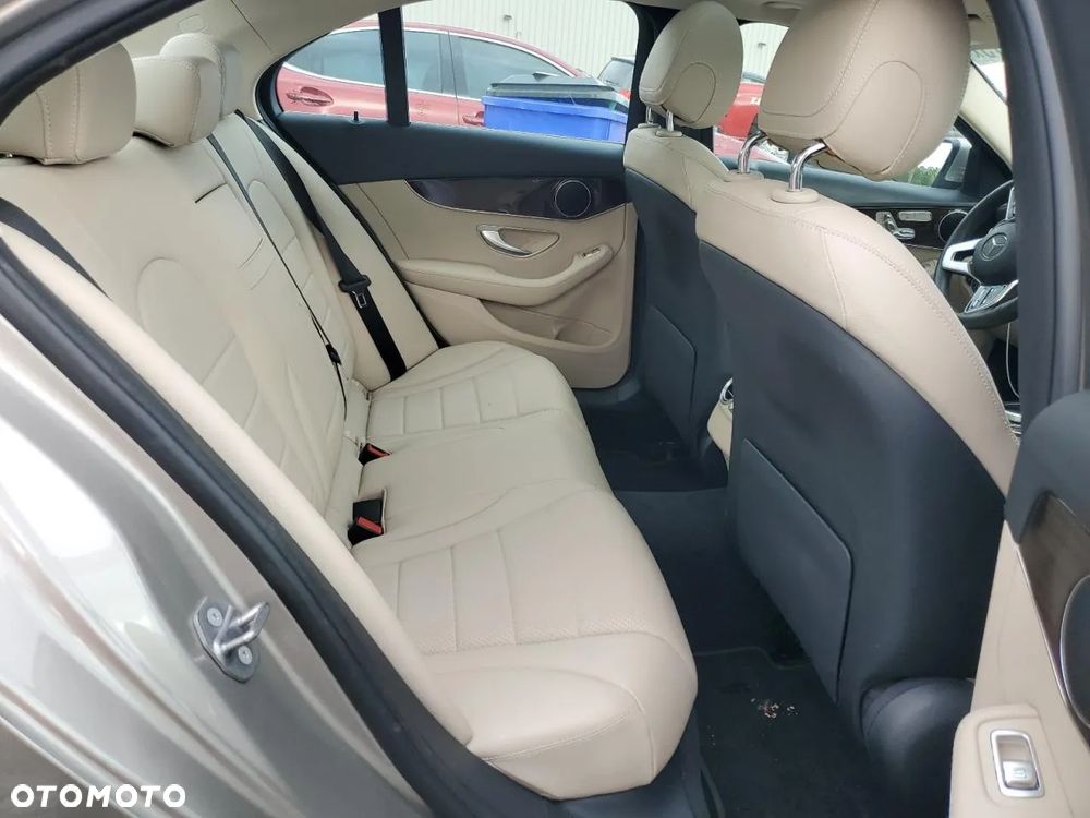 Mercedes-Benz Klasa C 300 7G-TRONIC Exclusive - 9