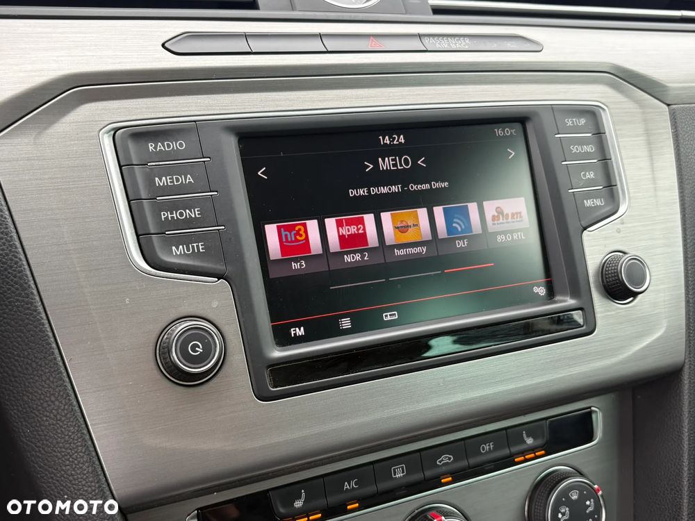 Volkswagen Passat Variant 1.6 TDI SCR BlueMotion Trendline - 26