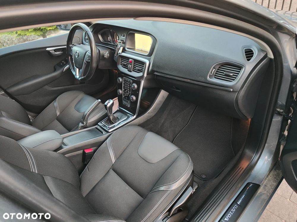Volvo V40 D3 Momentum - 7