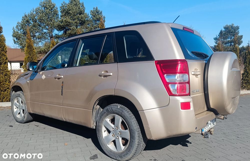 Suzuki Grand Vitara 2.0 - 5