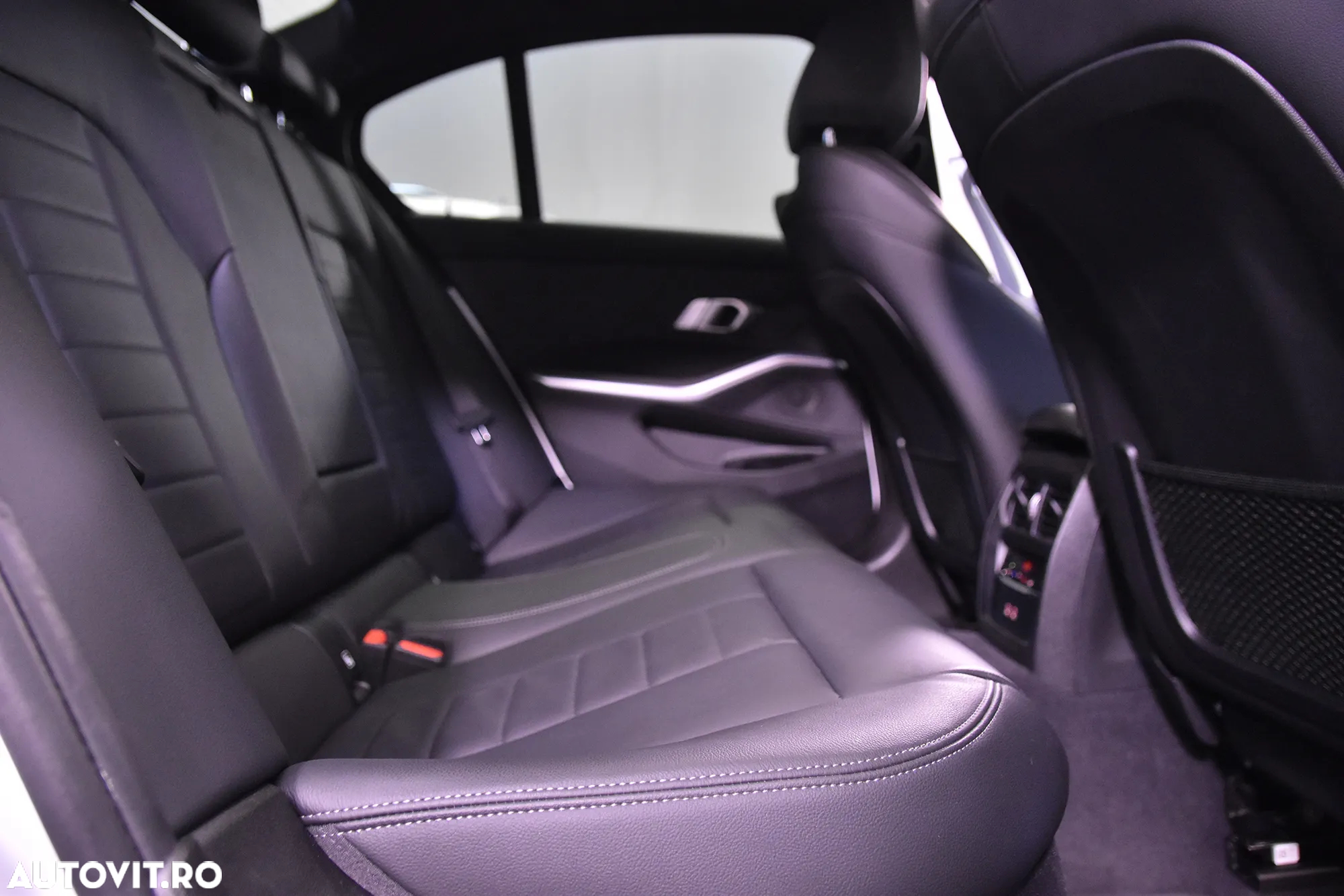 BMW Seria 3 320d AT MHEV - 12