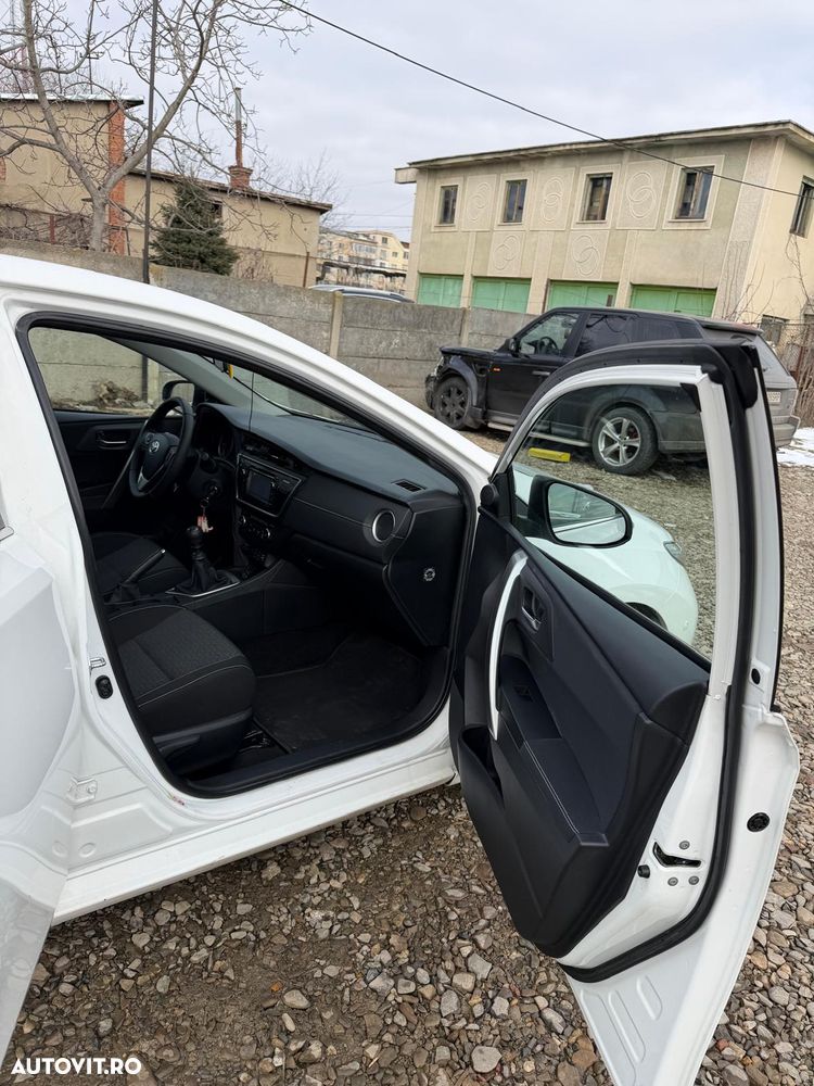 Toyota Auris - 13