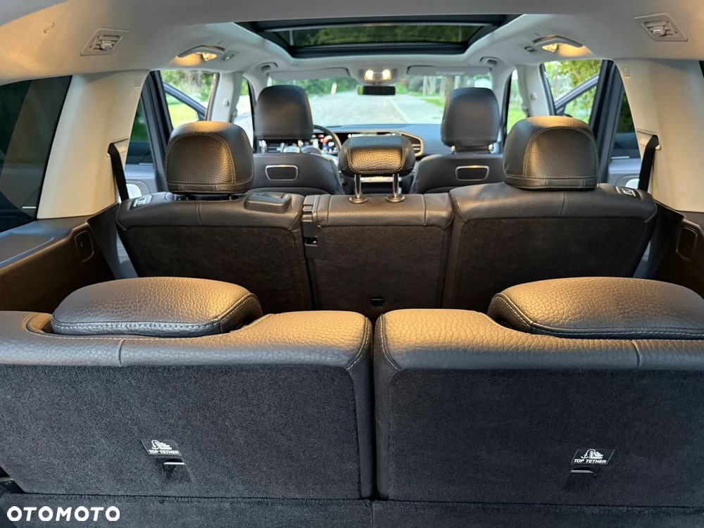Mercedes-Benz GLS - 13
