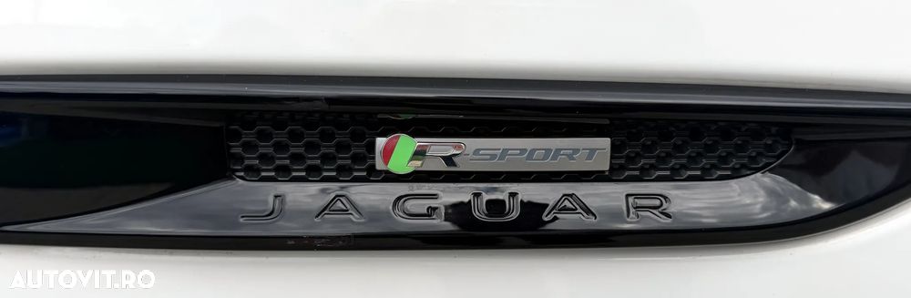 Jaguar F-Pace 20d AWD R-Sport - 24