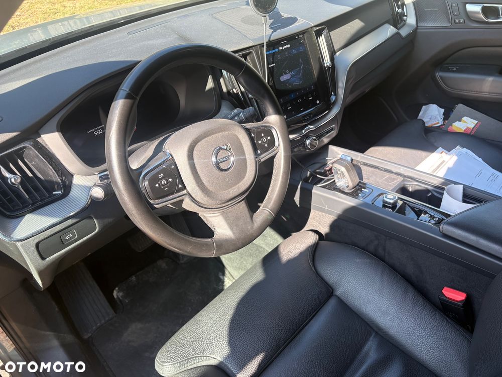 Volvo XC 60 B4 D Plus Dark - 6