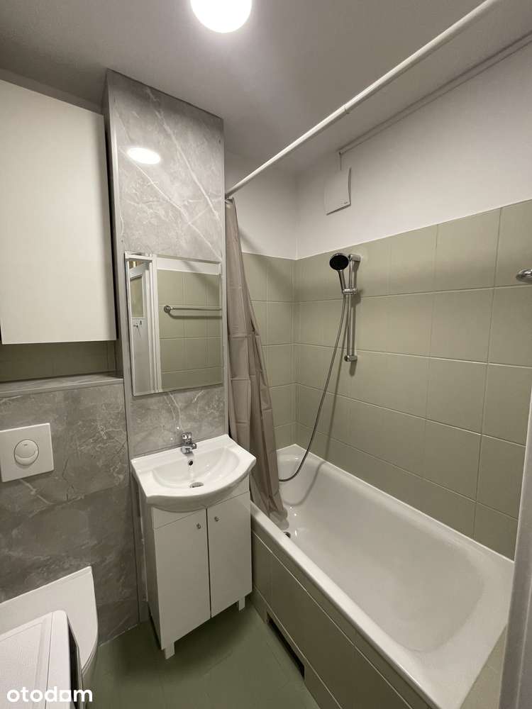 2 pokoje | 30 m² | Balkon | Łazienki Królewskie | 1. piętro