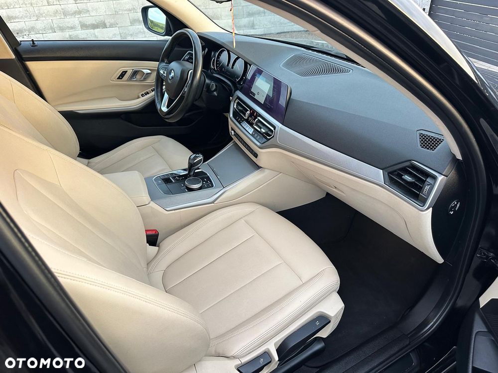 BMW Seria 3 318d Sport Line Shadow - 19
