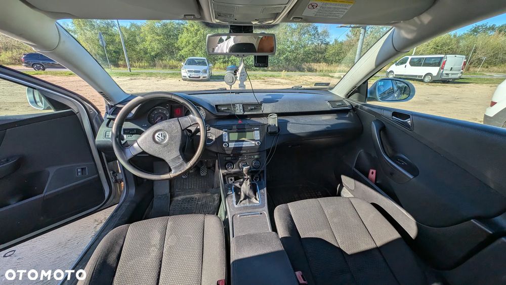 Volkswagen Passat 1.6 Comfortline - 6