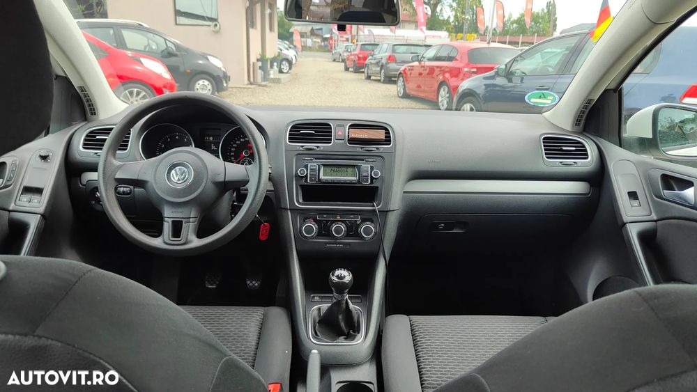 Volkswagen Golf - 6