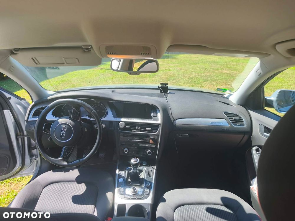 Audi A4 Avant 2.0 TDI DPF clean diesel quattro Attraction - 13