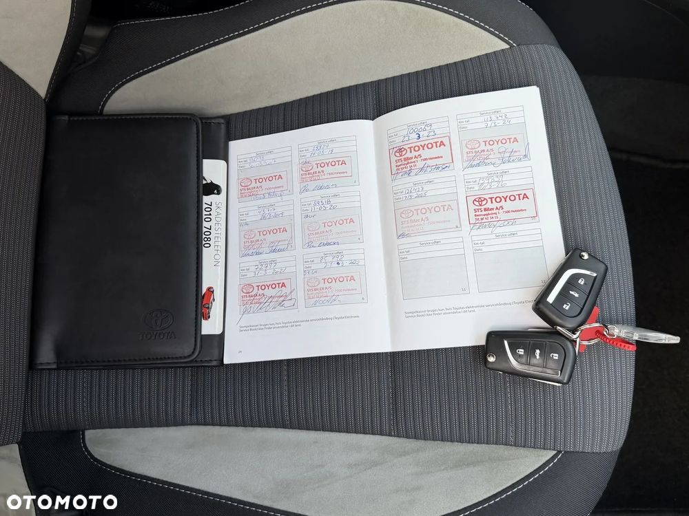 Toyota Avensis 1.8 Premium MS - 13