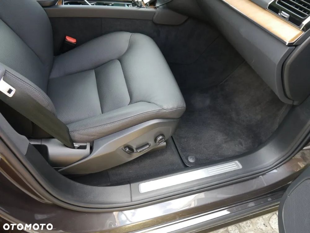 Volvo XC 90 B5 B AWD Plus Bright - 12