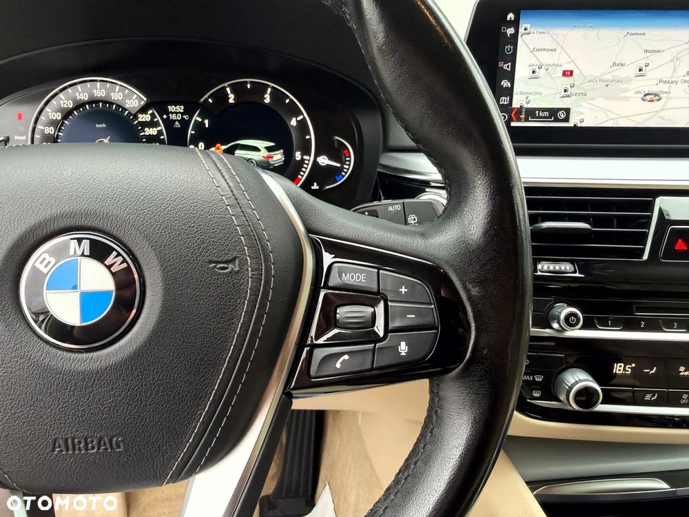 BMW Seria 5 520d Sport Line sport - 30