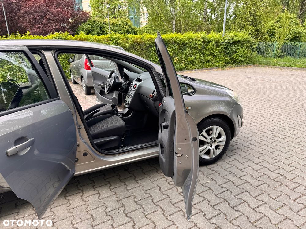 Opel Corsa 1.2 16V Essentia - 13