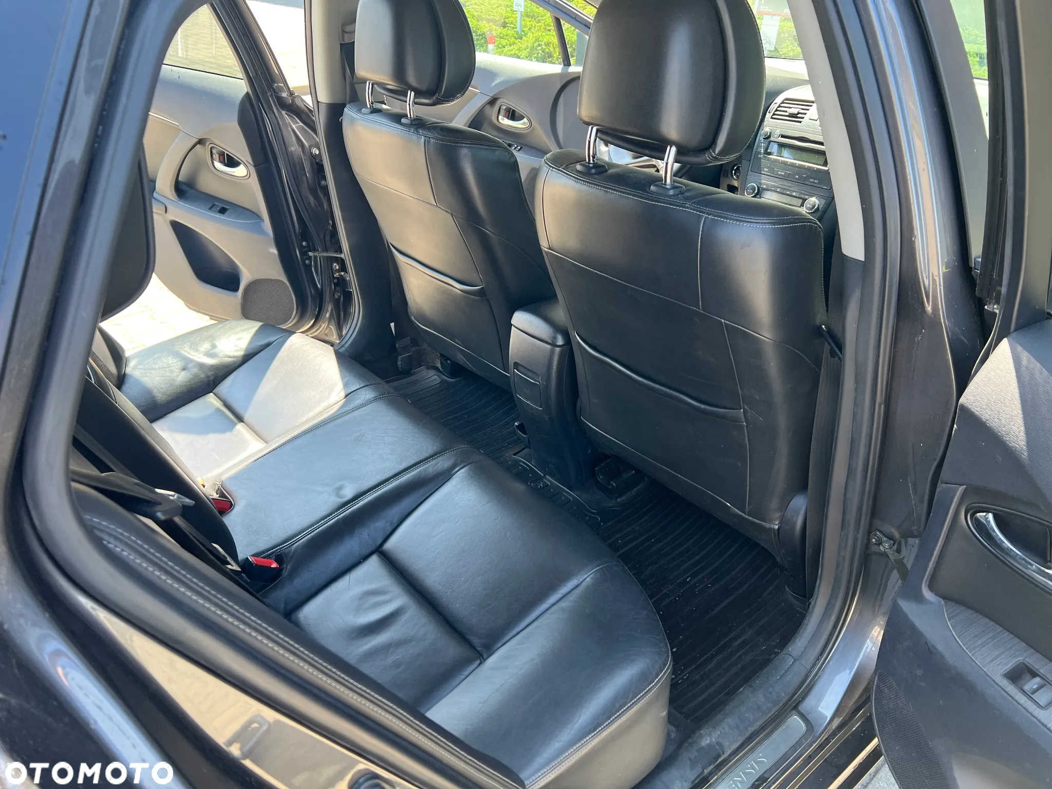 Toyota Avensis 1.8 Sol - 11