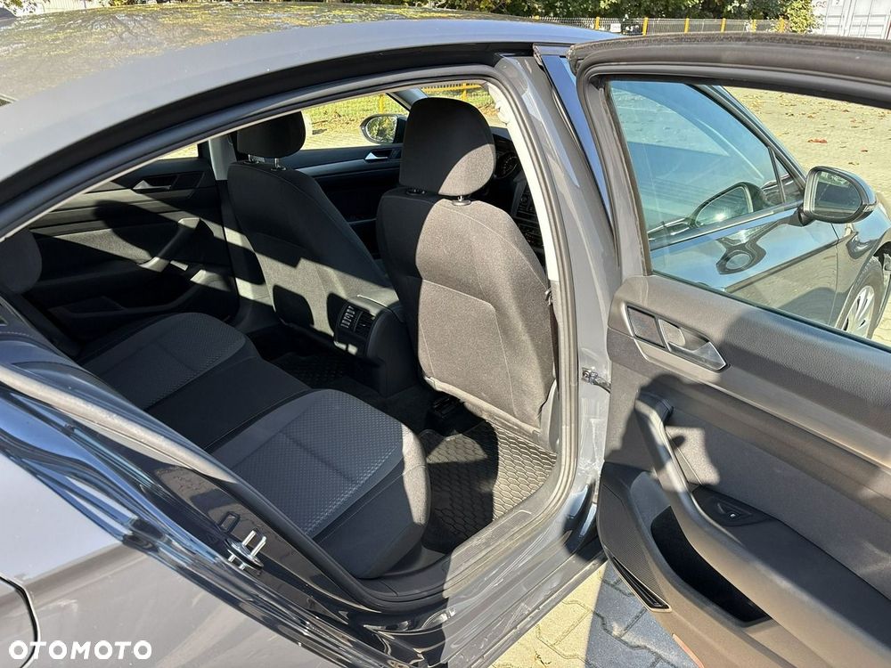 Volkswagen Passat 2.0 TDI EVO Essence - 18