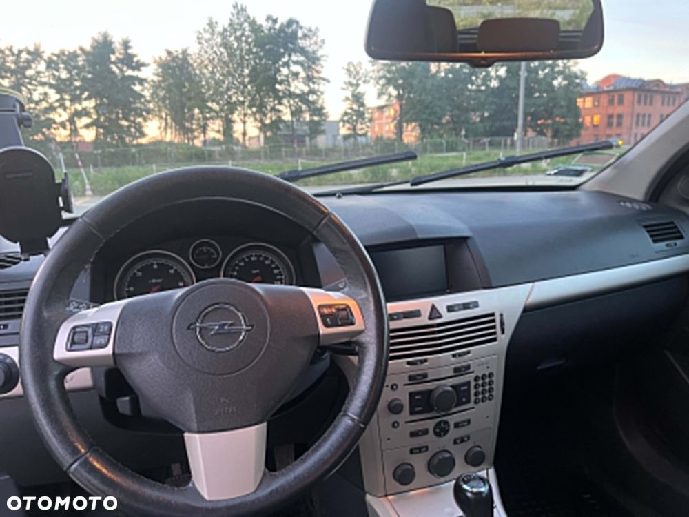 Opel Astra 1.9 CDTI - 15