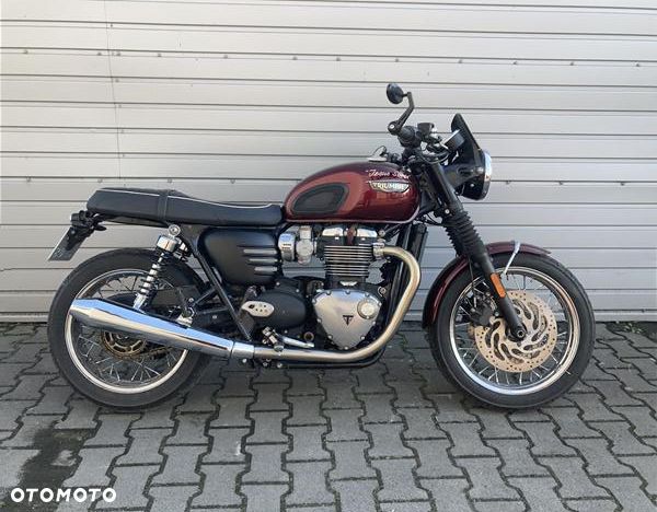 Triumph Bonneville - 1