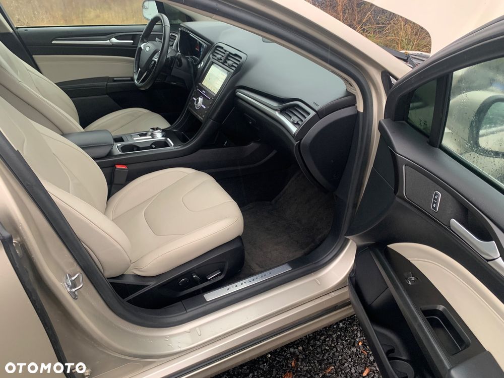 Ford Mondeo 2.0 EcoBoost Titanium - 21