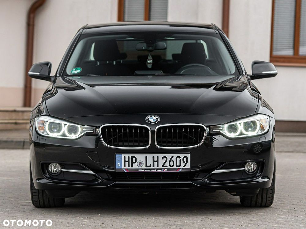 BMW Seria 3 320d Sport Line - 10
