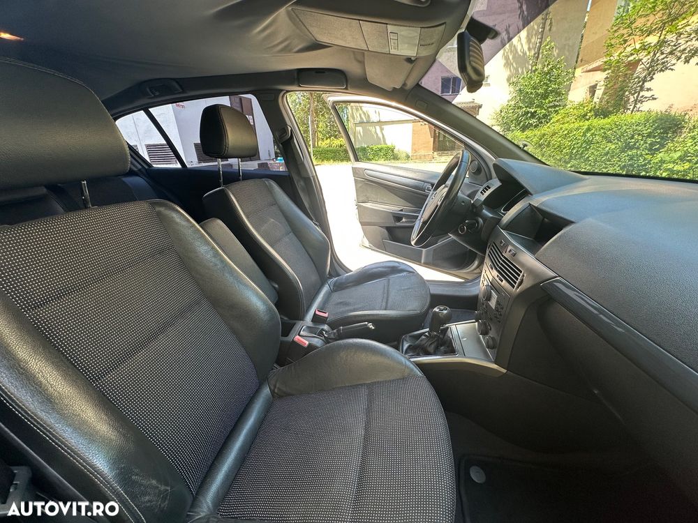 Opel Astra 1.7 CDI Cosmo - 25