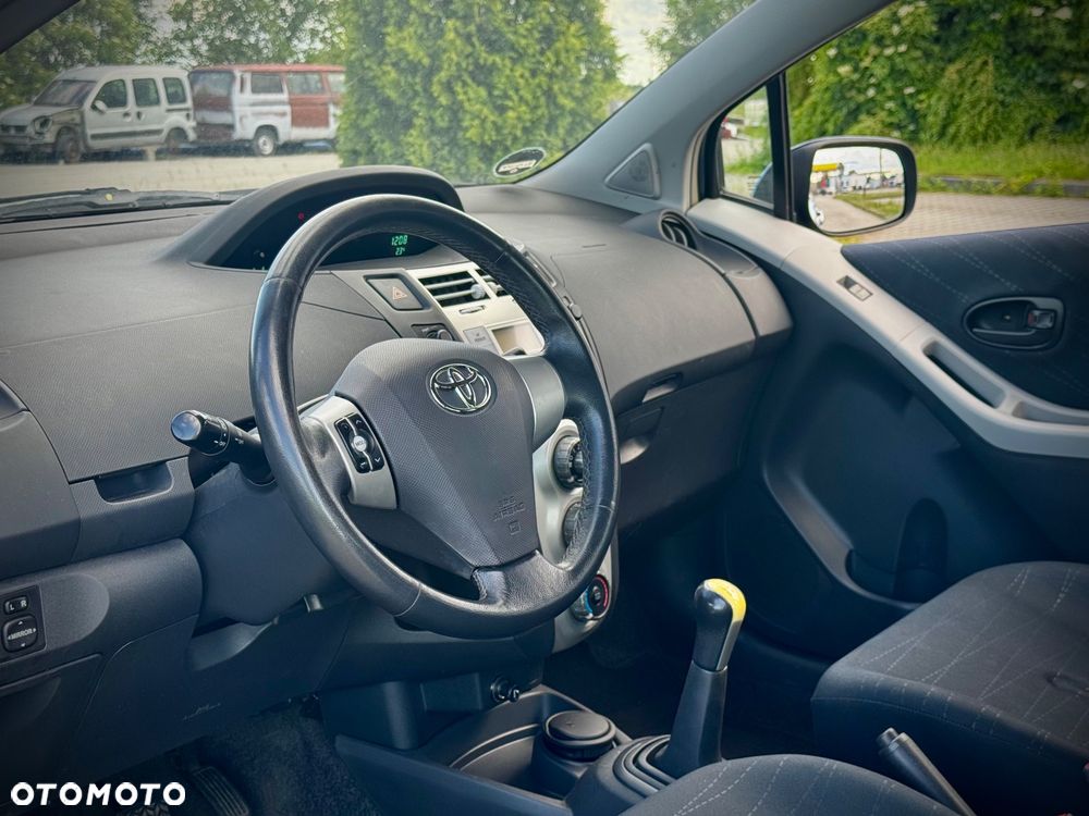 Toyota Yaris 1.0 VVT-i Sol - 11