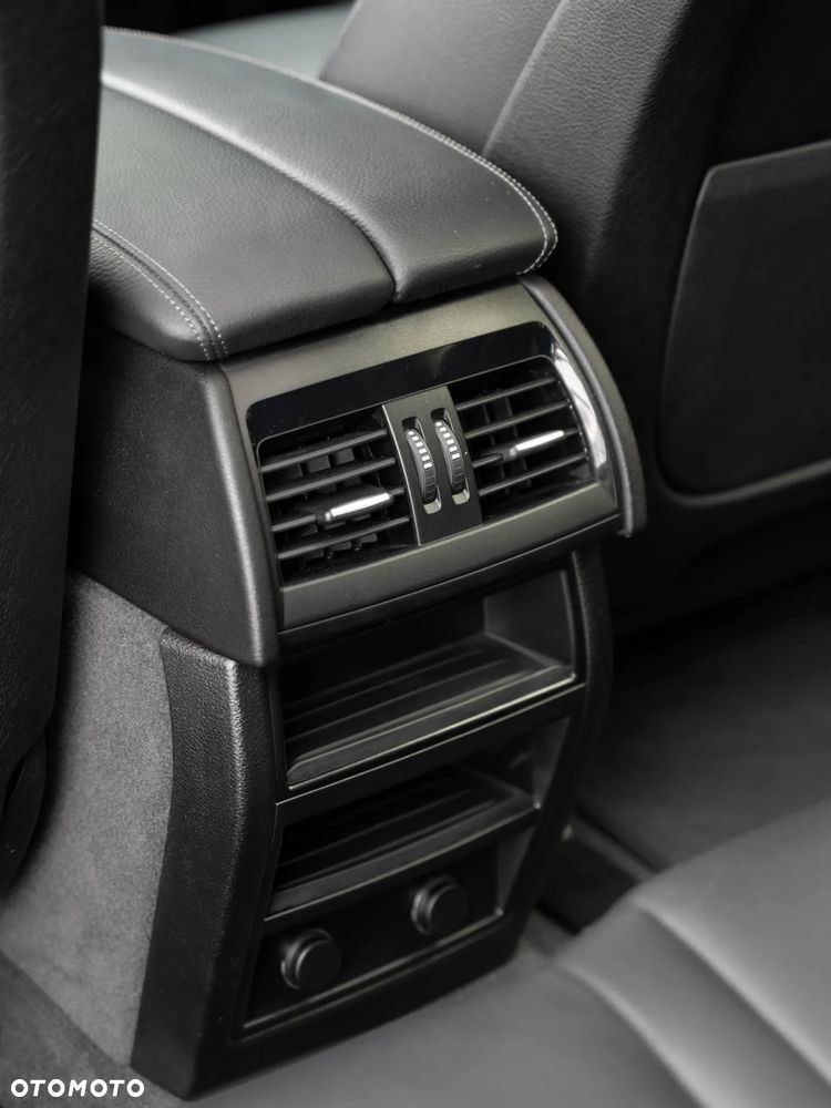 BMW X5 xDrive40d Sport-Aut - 40