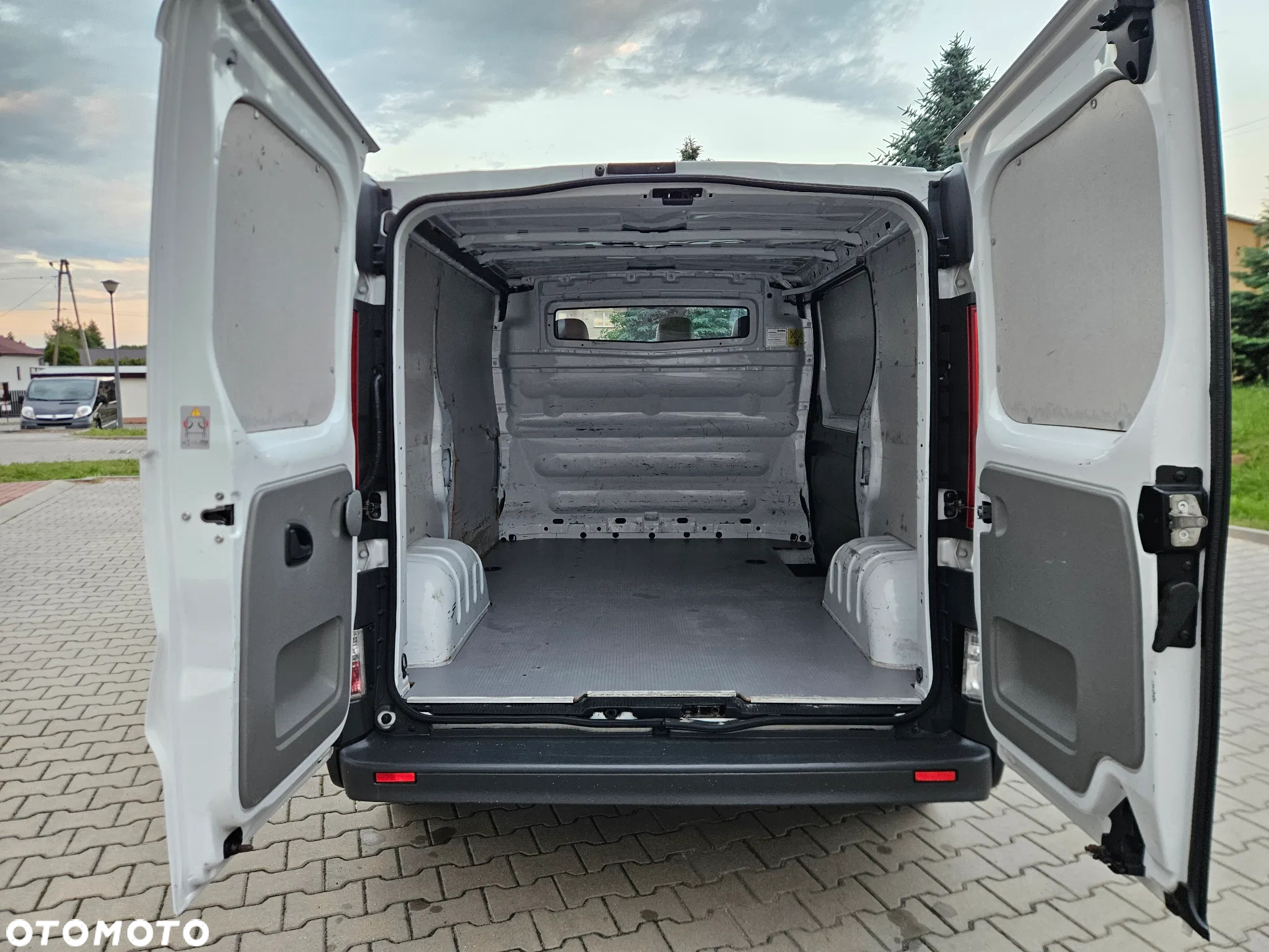 Opel VIVARO - 14