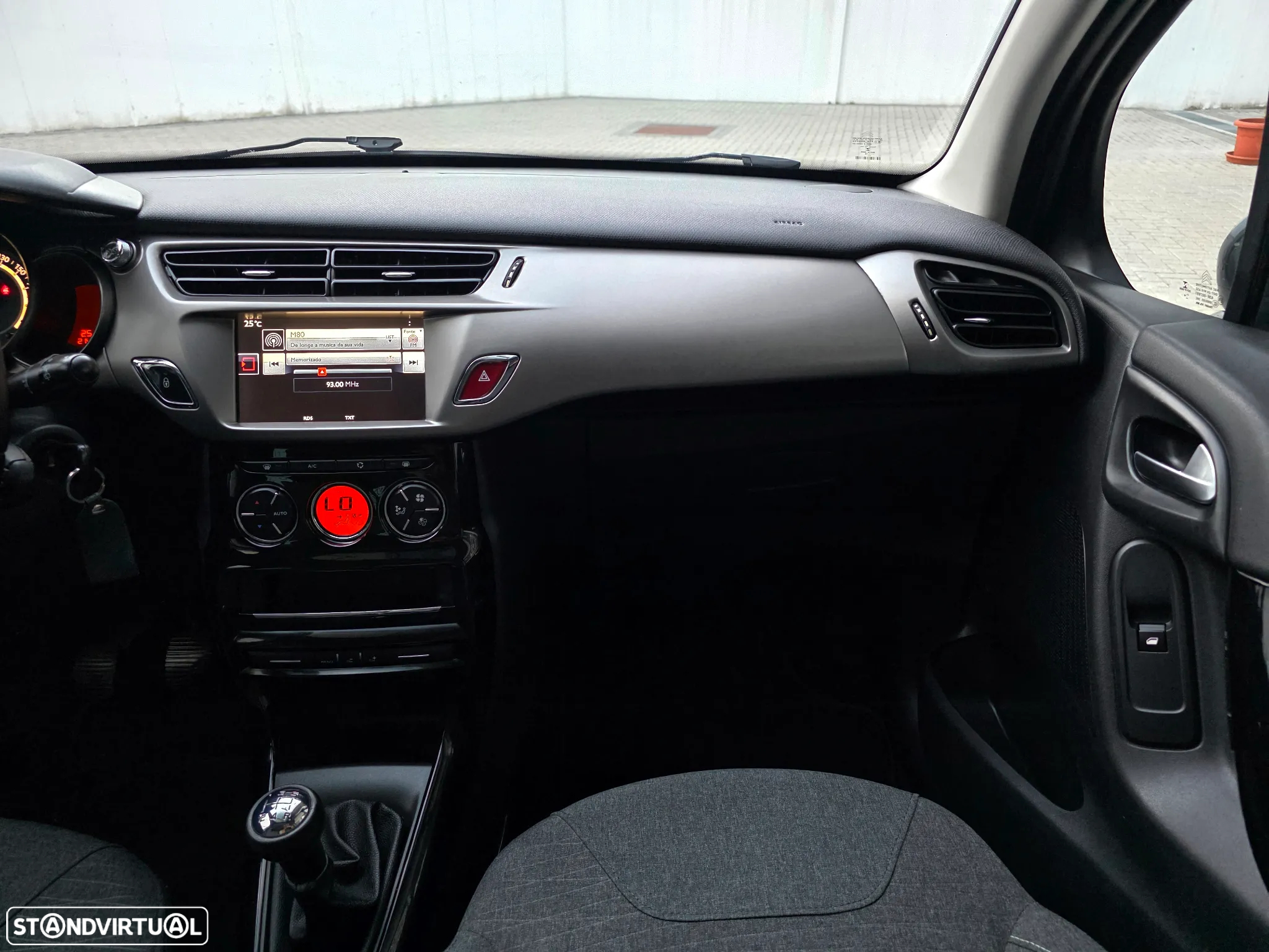 Citroën C3 1.6 BlueHDi Exclusive - 31