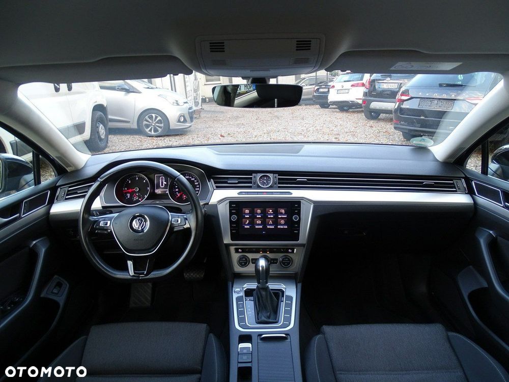 Volkswagen Passat - 21
