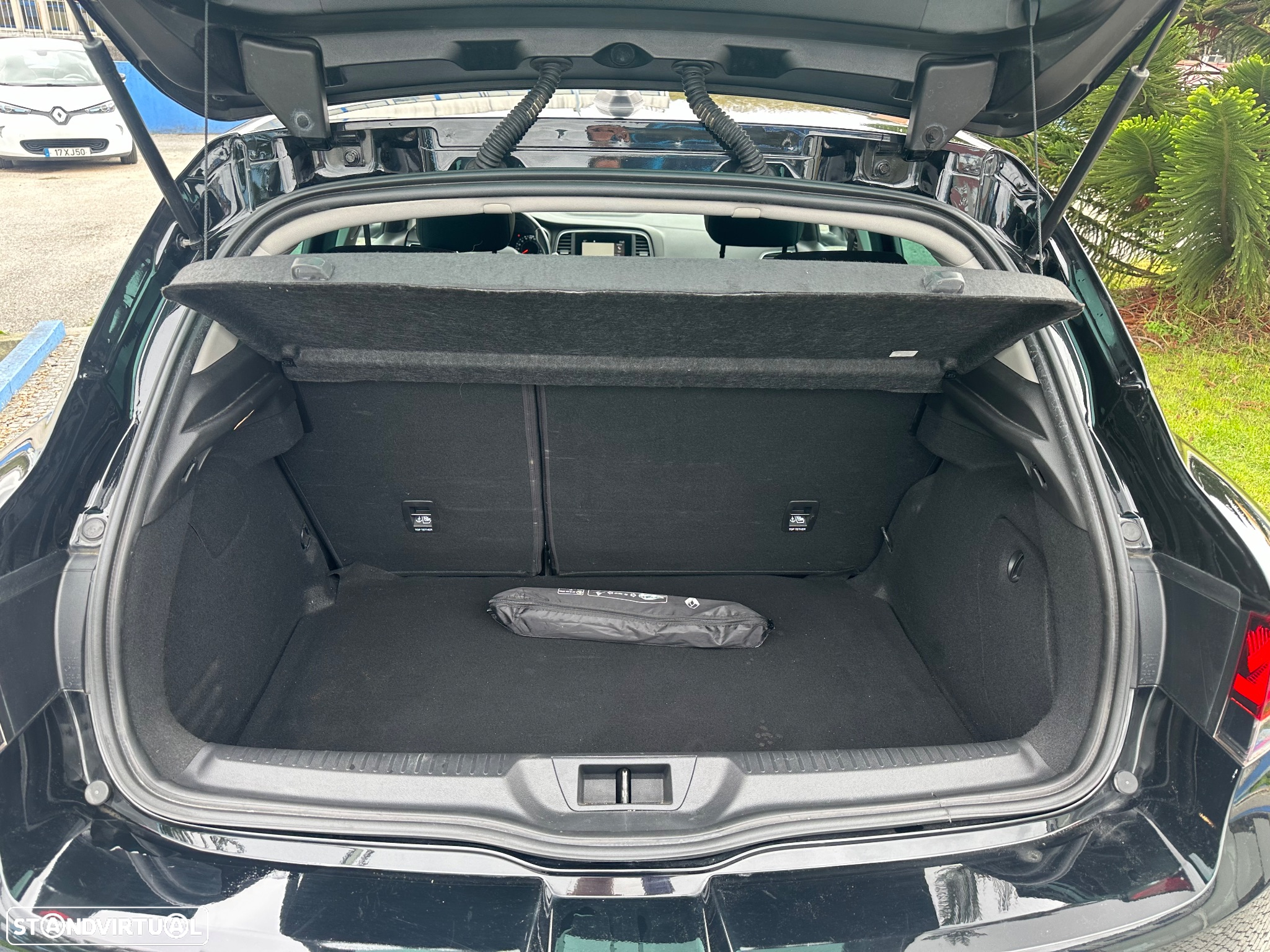 Renault Mégane 1.5 Blue dCi Limited - 8