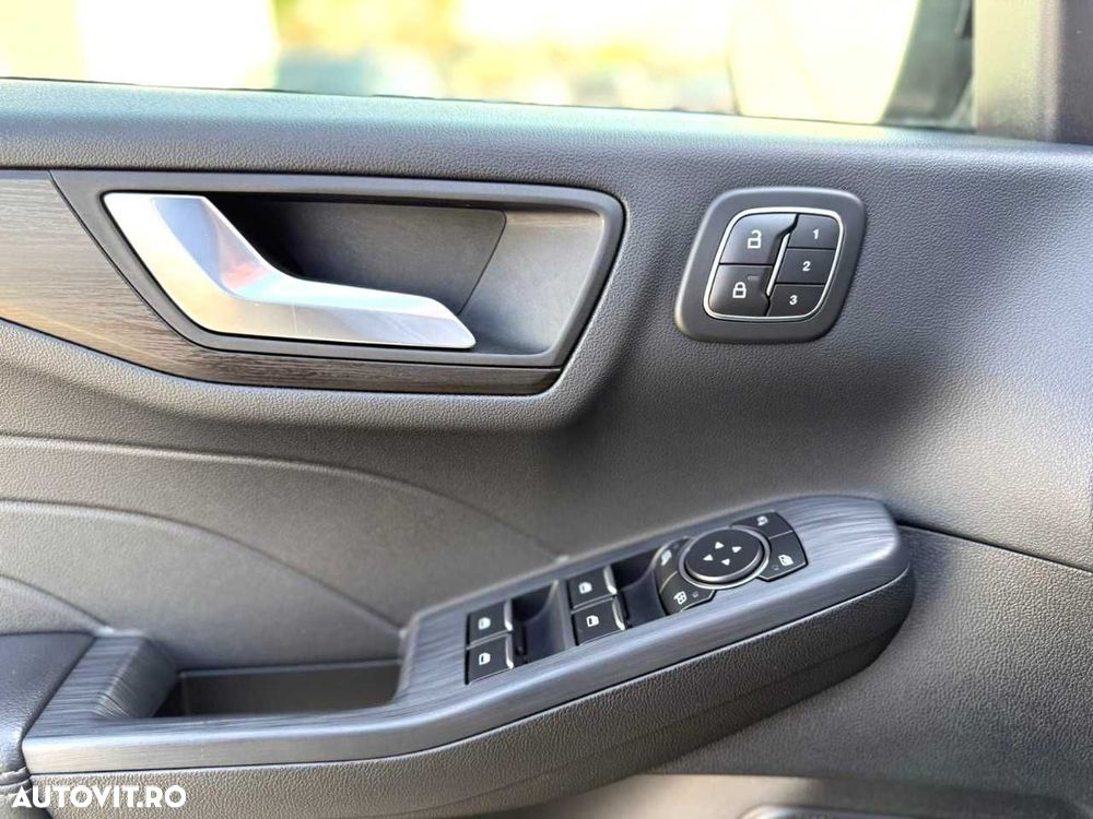 Ford Kuga - 16